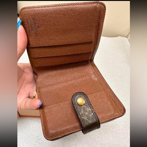 Louis Vuitton wallet - Picture 7 of 16